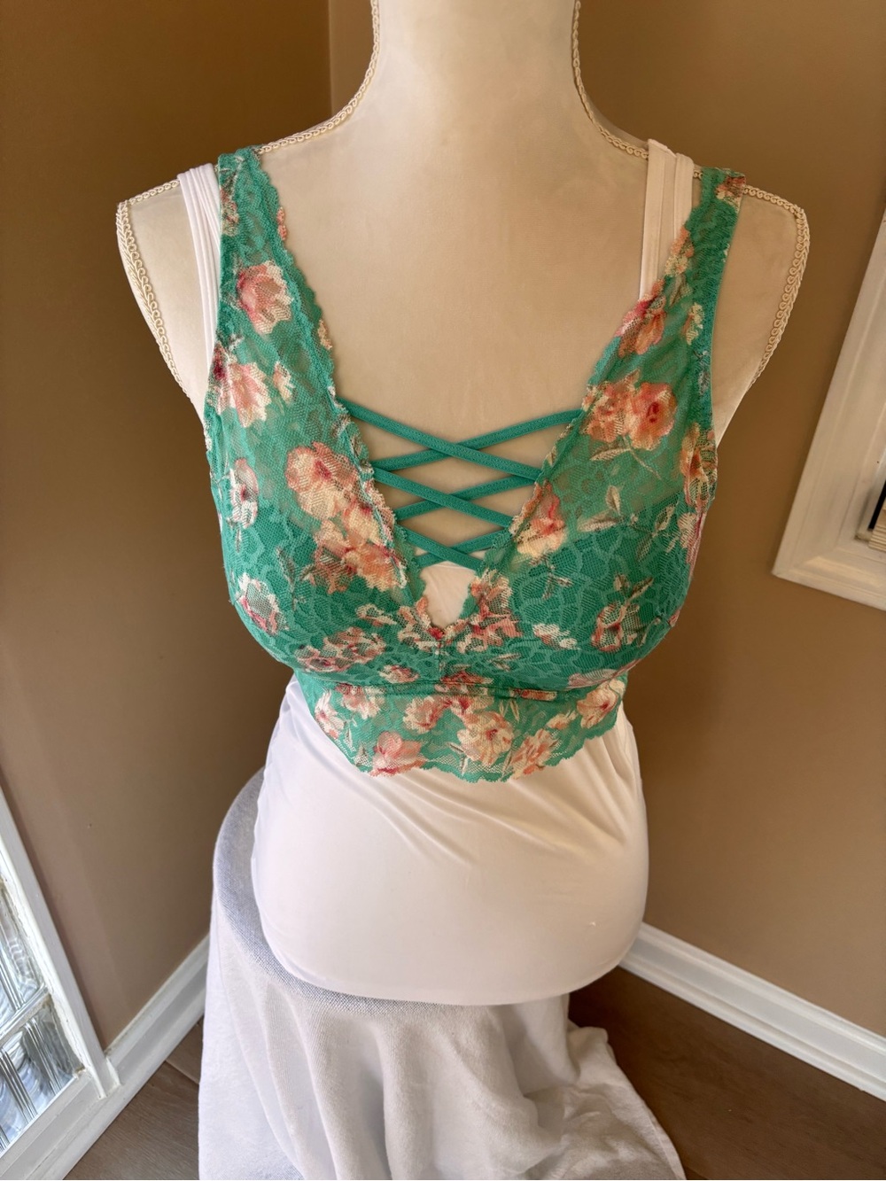 PINK Victoria's Secret Green Floral Lace Bralette Tank with Crisscross Front M
